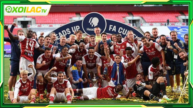 Câu lạc bộ Arsenal nhận cúp FA